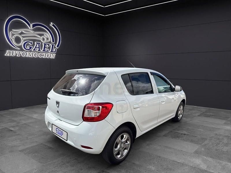Usado Dacia Sandero Ambiance 75 CV (55 kW) 2016 Blanco Berlina
