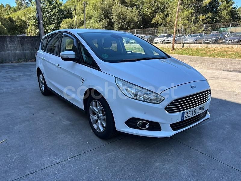 Usado Ford S-MAX Trend 120 CV (88 kW) 2016 Blanco Monovolumen