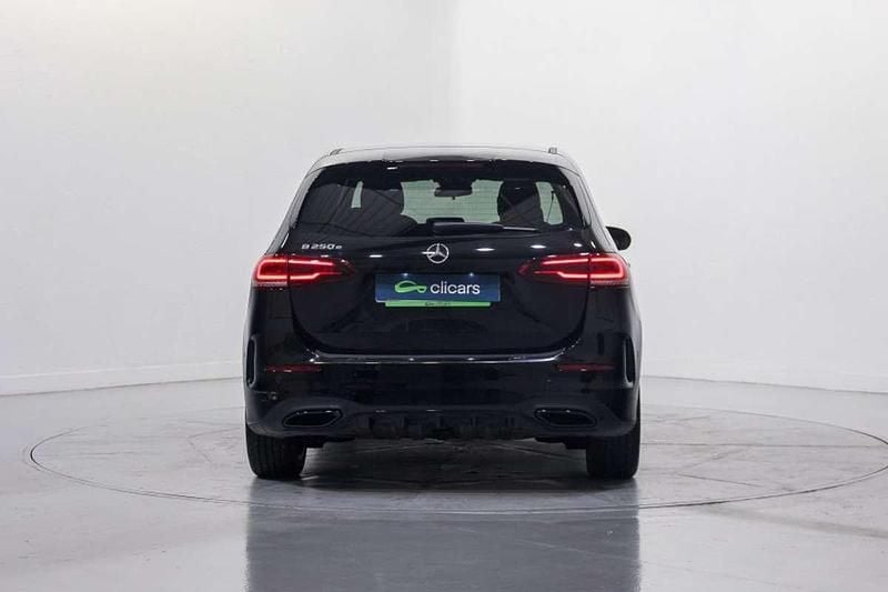 Usado Mercedes B250 160 CV (117 kW) 2023 Negro Monovolumen
