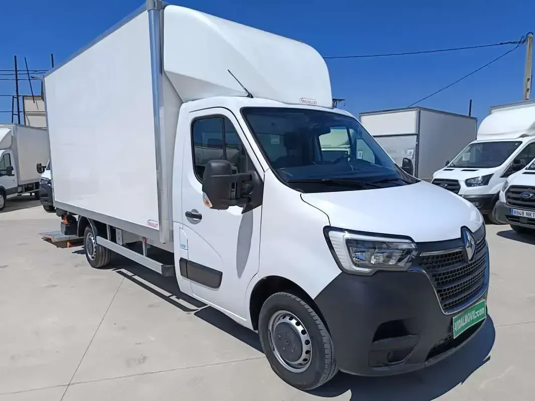 Usado Renault Master 145 CV (106 kW) 2024 Blanco Monovolumen