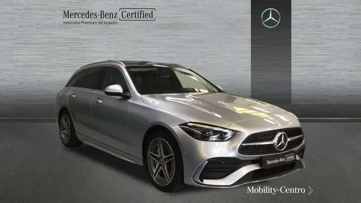 Usado Mercedes C300e 315 CV (231 kW) 2024 Plateado Familiar