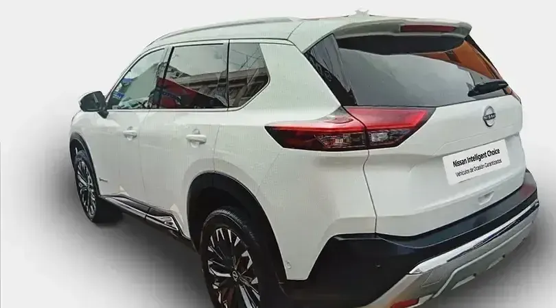 Usado Nissan X-Trail Tekna 204 CV (150 kW) 2025 Kori white metalizado SUV