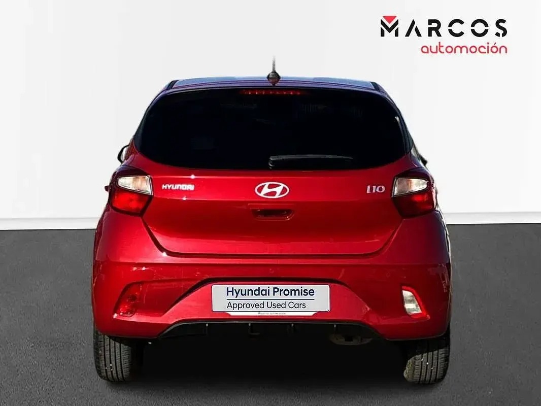 Usado Hyundai i10 64 CV (47 kW) 2025 Rojo Utilitario
