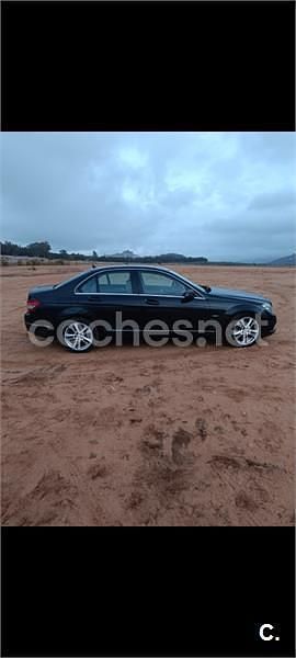Negro Usado 2010 Mercedes C200 Elegance Berlina | 7999 € (Precio justo) - Imagen 1/4