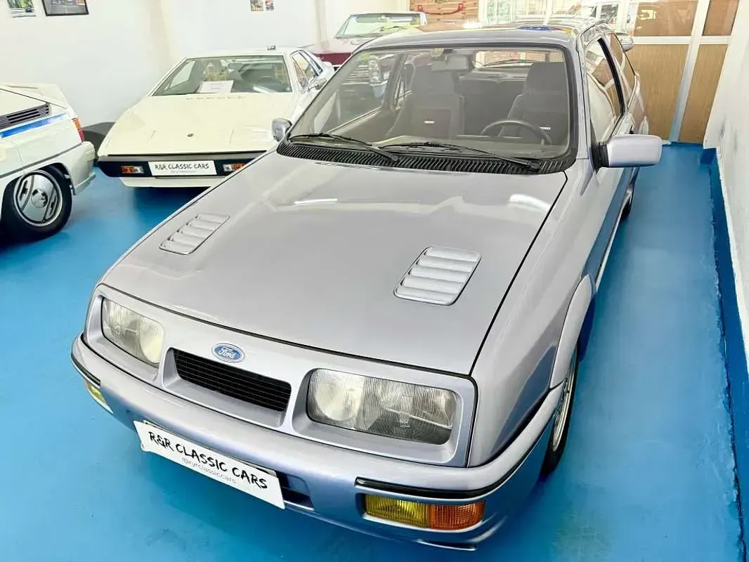 Usado Ford Sierra S 204 CV (150 kW) 1987 Azul Berlina