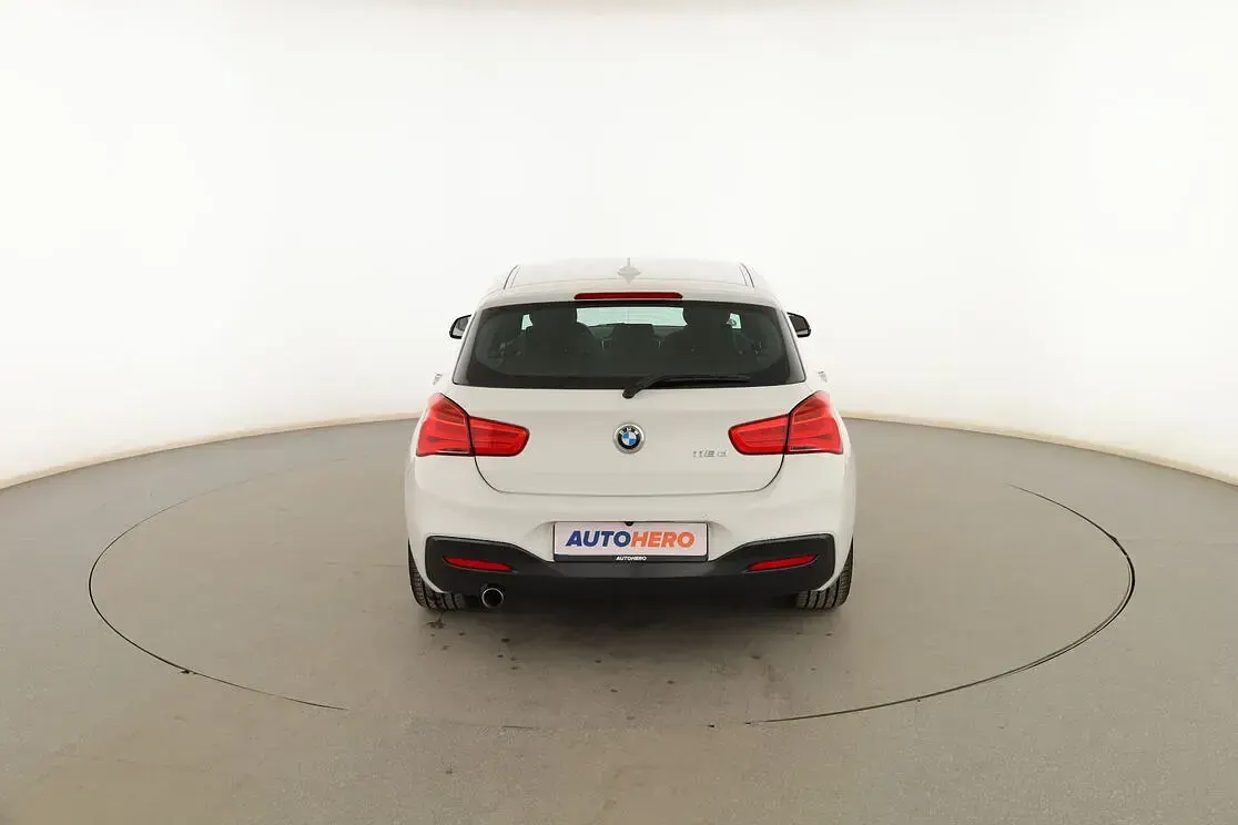 Usado BMW 118 Sport Line 150 CV (110 kW) 2016 Blanco Utilitario