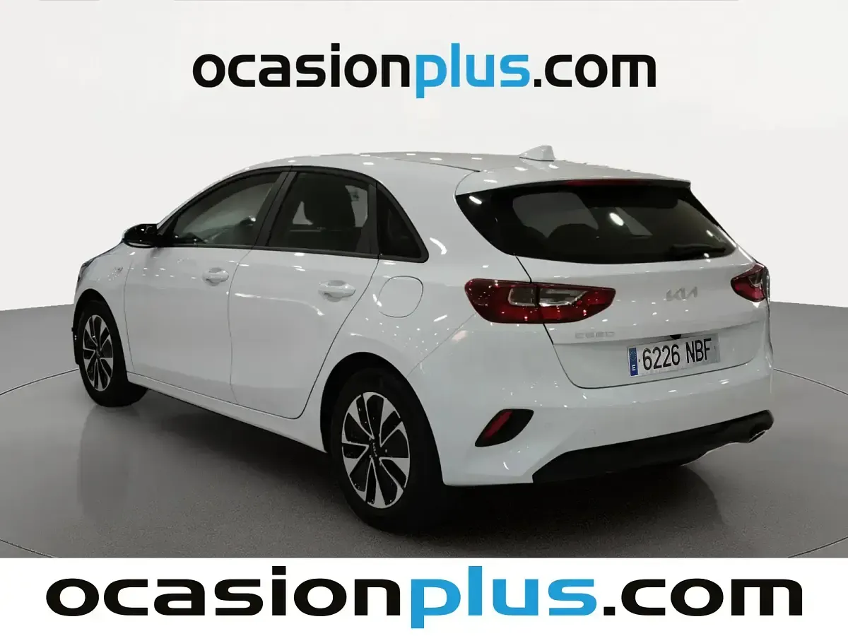 Usado Kia Ceed 100 CV (73 kW) 2025 Blanco Utilitario