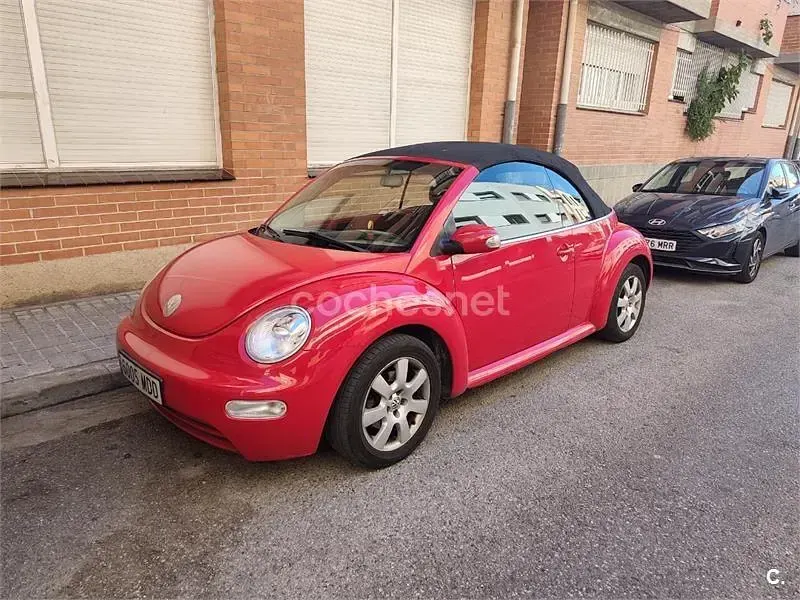 Usado VW New Beetle 102 CV (75 kW) 2004 Rojo Utilitario