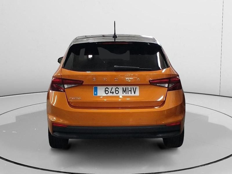 Usado Skoda Fabia Style 110 CV (80 kW) 2022 Gris Utilitario