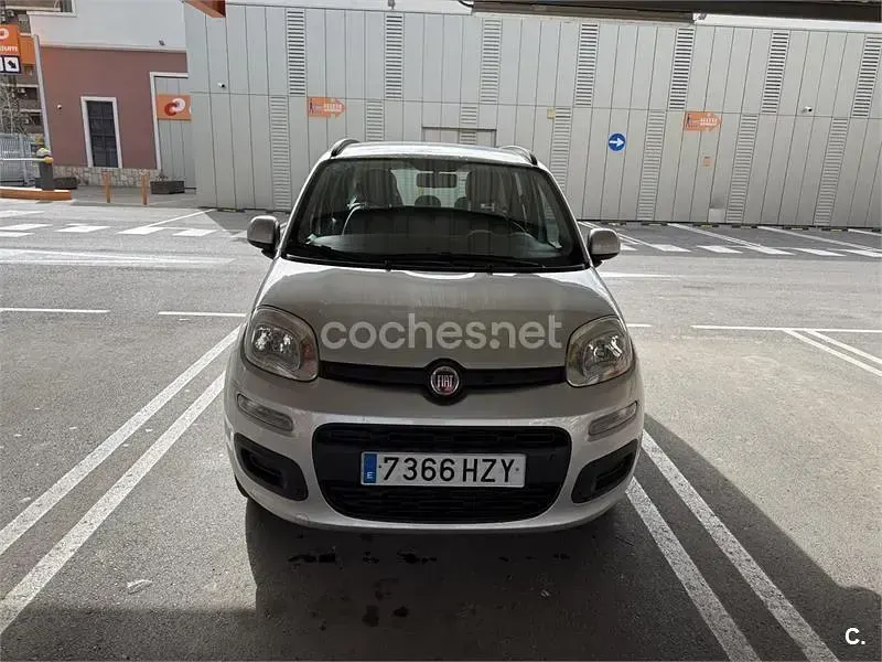 Usado Fiat Panda Lounge 69 CV (50 kW) 2014 Gris / plata Utilitario
