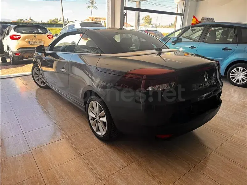 Usado Renault Mégane Cabriolet Dynamique 130 CV (95 kW) 2011 Negro Descapotable