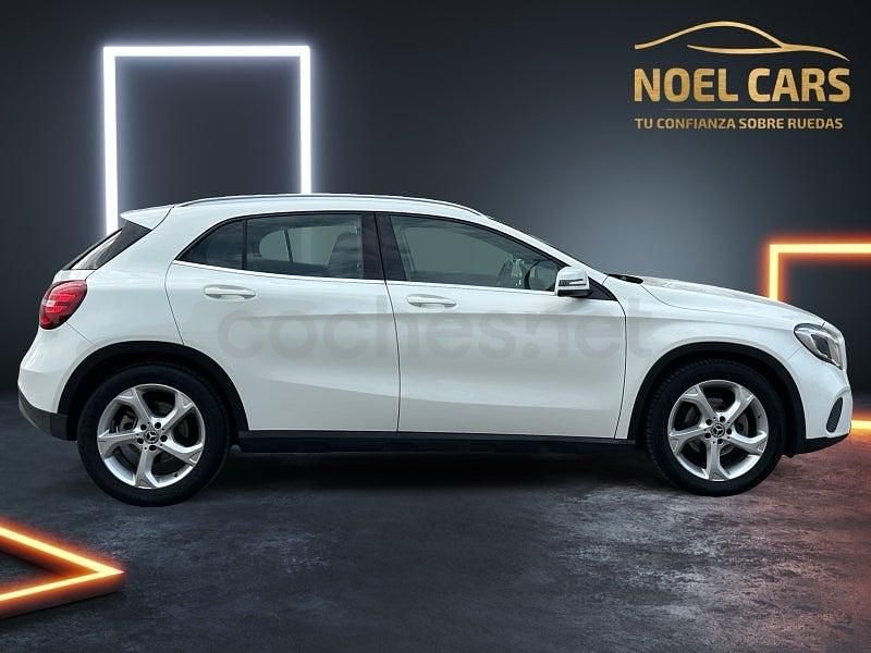 Begagnad Mercedes GLA200 136 HK (100 kW) 2017 Vit SUV