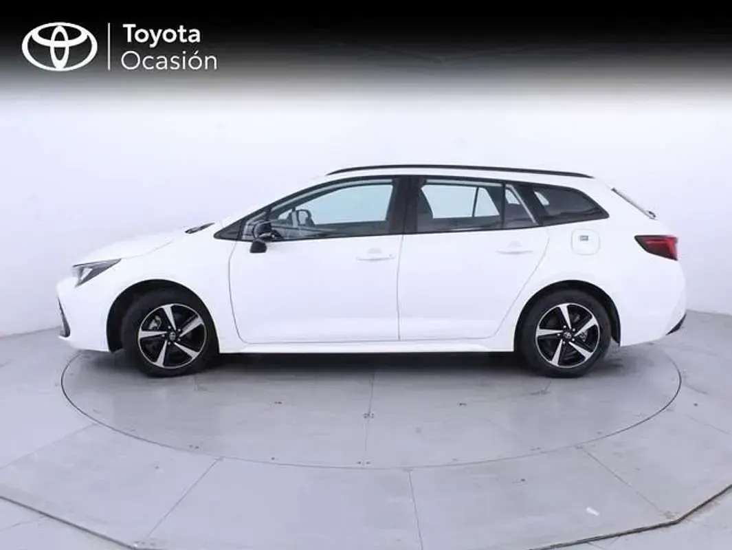 Usado Toyota Corolla Active 140 CV (102 kW) 2025 Blanco Familiar