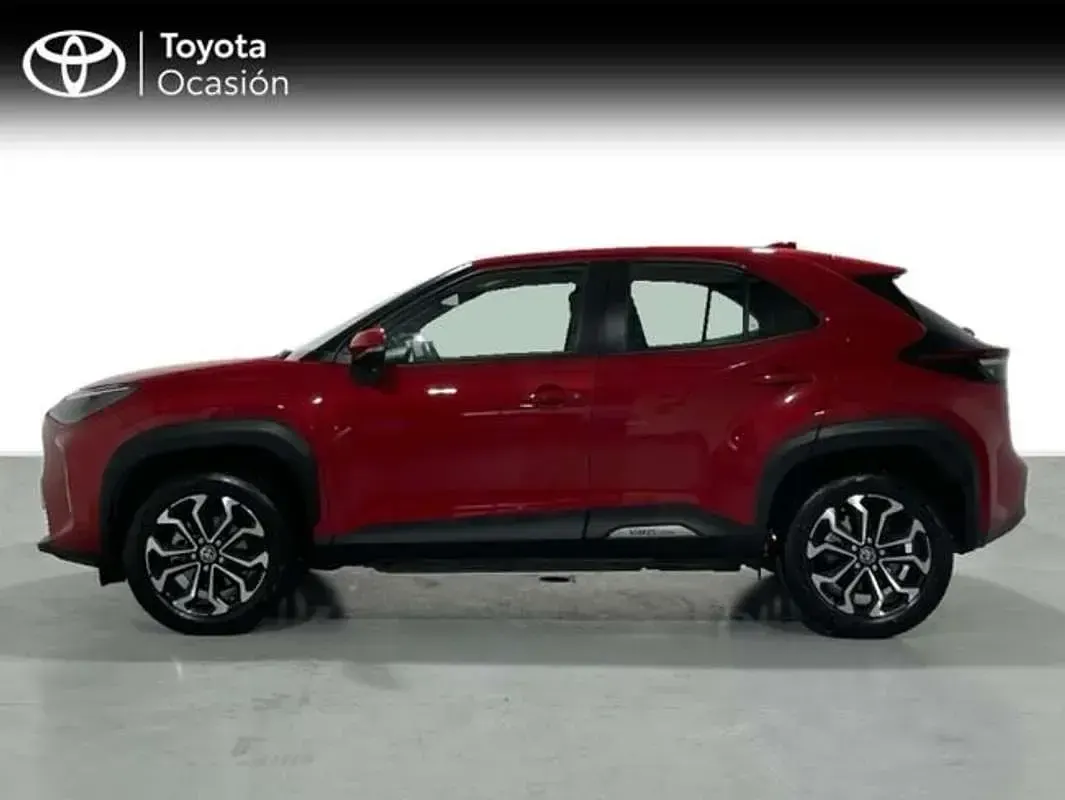 Usado Toyota Yaris Cross Active 116 CV (85 kW) 2023 Rojo SUV