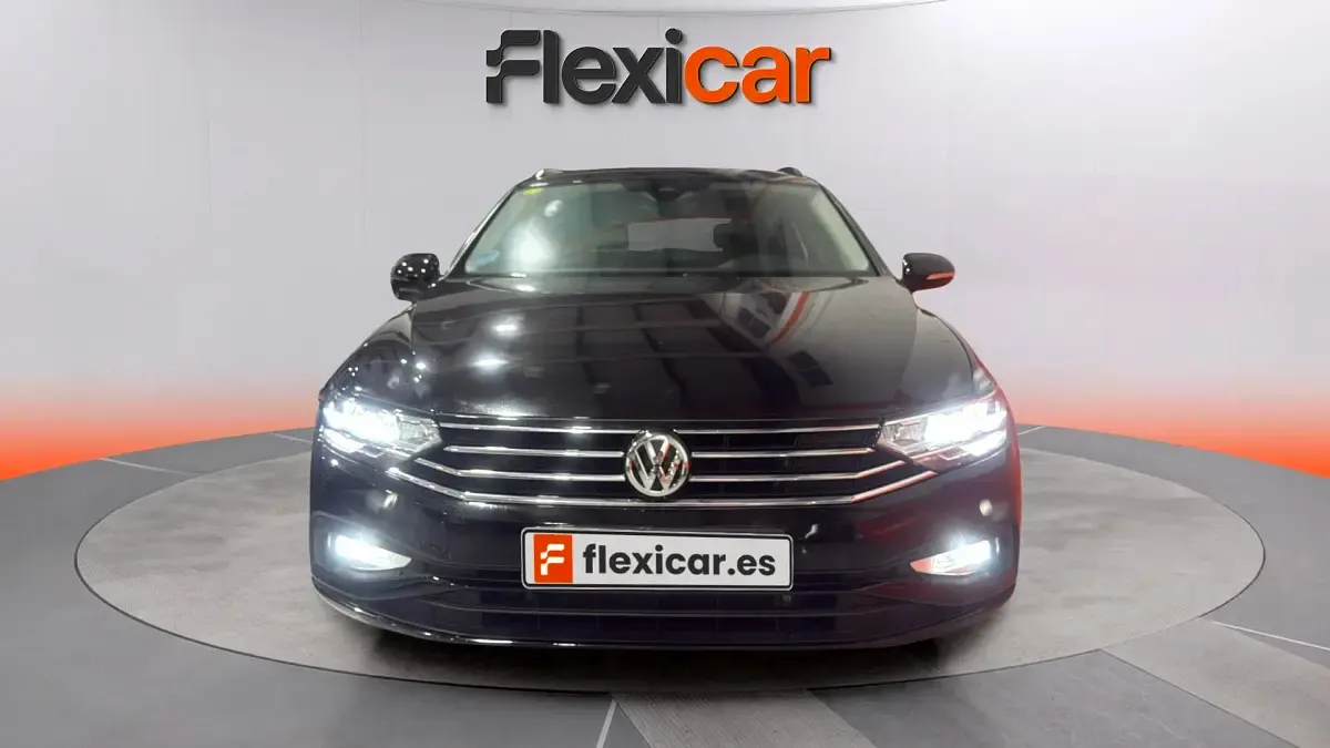 Usado VW Passat Business 120 CV (88 kW) 2020 Gris Familiar