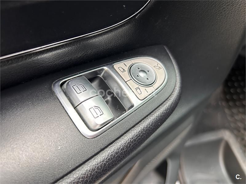 Azul Usado 2017 Mercedes V220 Exclusive Monovolumen | 29.500 € (Caro) - Imagen 1/4
