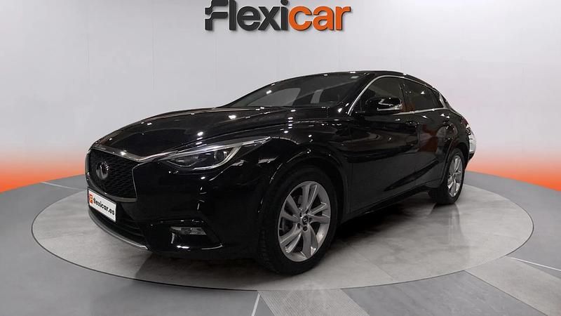 Usado Infiniti Q30 Premium 109 CV (80 kW) 2016 Negro Utilitario