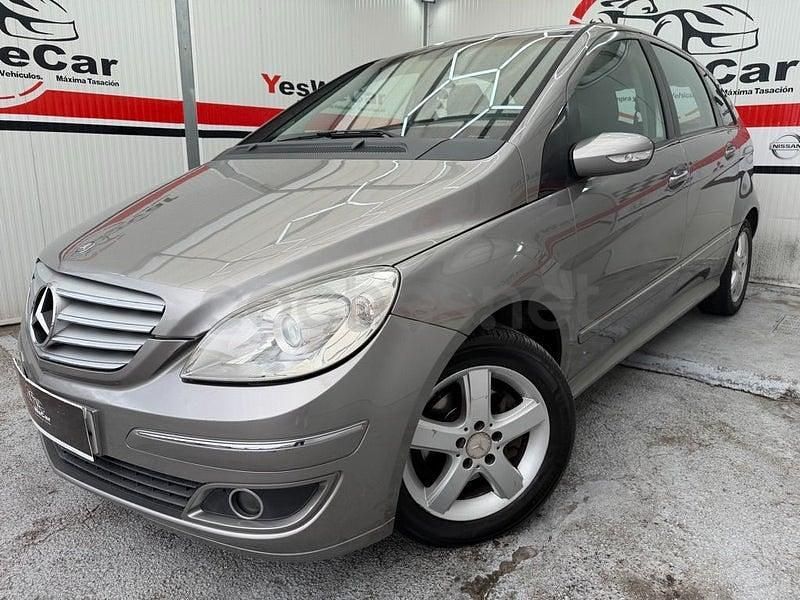 Usado Mercedes B180 109 CV (80 kW) 2008 Beige Monovolumen