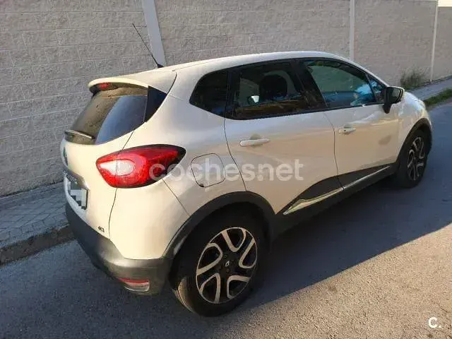 Usado Renault Captur Intens 90 CV (66 kW) 2015 Blanco SUV
