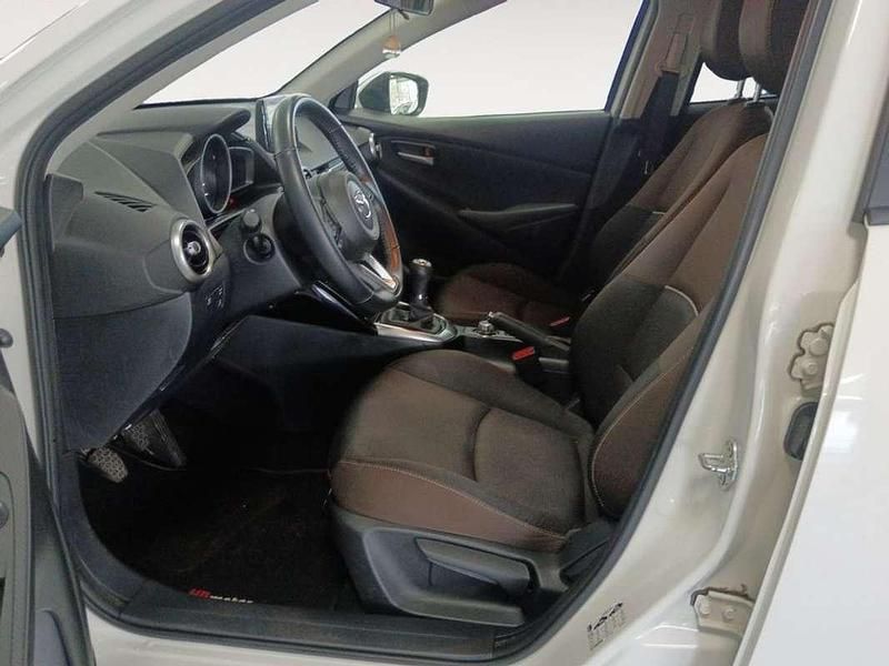 Usado Mazda 2 91 CV (66 kW) 2021 Blanco Utilitario