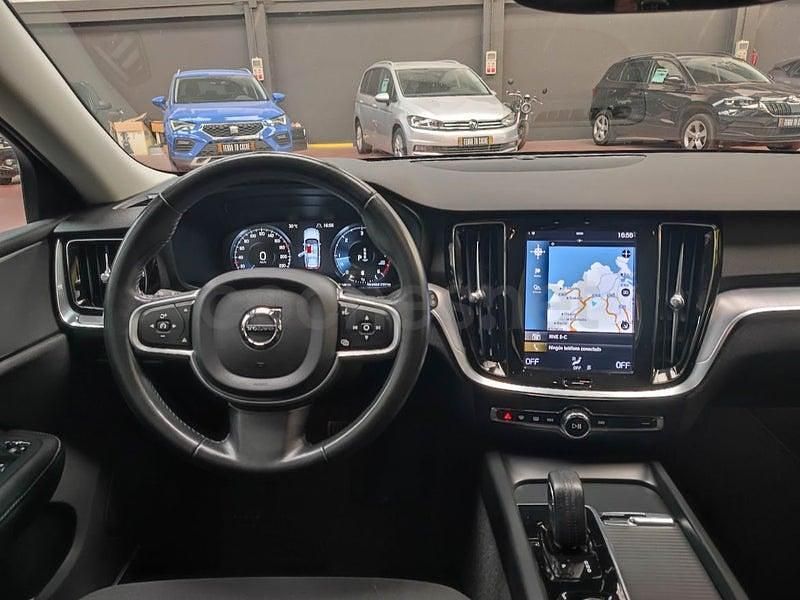 Usado Volvo V60 Momentum 197 CV (144 kW) 2021 Azul Familiar