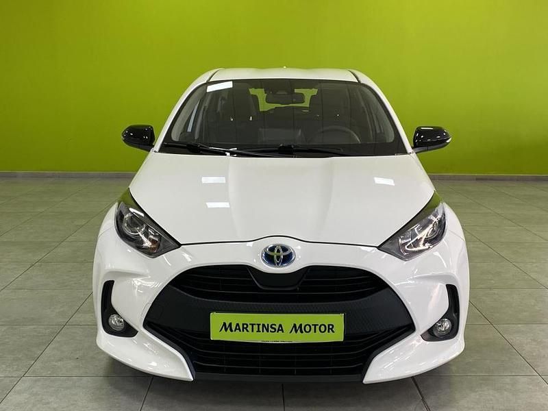 Usado Toyota Yaris Hybrid Active 116 CV (85 kW) 2020 Blanco Berlina