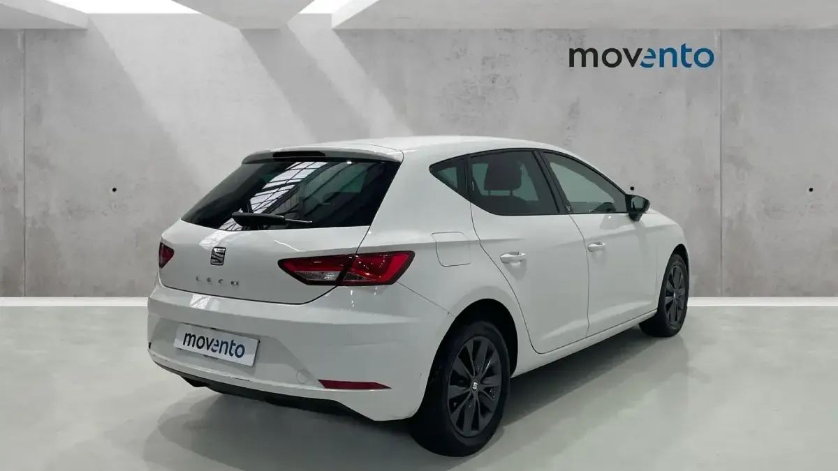 Usado Seat Leon Style 116 CV (85 kW) 2020 Blanco Berlina