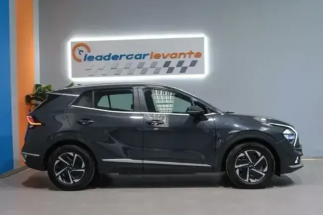 Usado Kia Sportage 162 CV (119 kW) 2025 Gris SUV