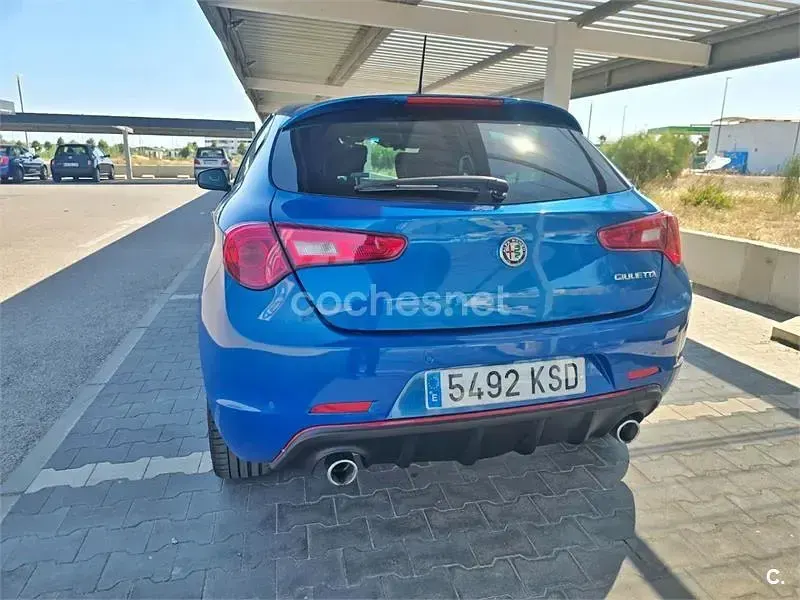 Usado Alfa Romeo Giulietta Veloce 170 CV (125 kW) 2019 Azul Utilitario