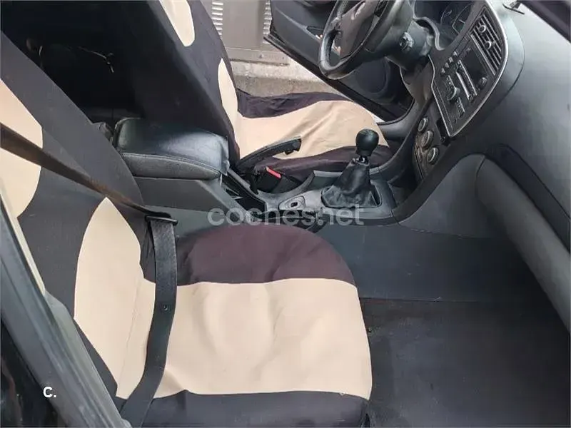 Usado Saab 9-3 Vector 150 CV (110 kW) 2006 Negro Utilitario