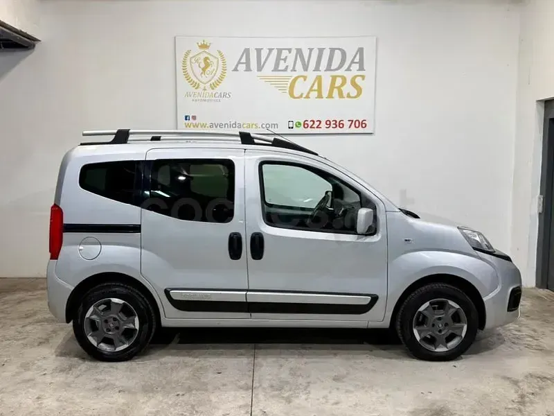 Usado Fiat Qubo Trekking 95 CV (69 kW) 2019 Gris / plata Monovolumen