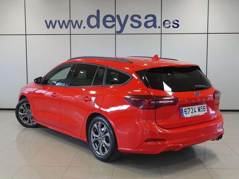 Usado Ford Focus ST-Line X 155 CV (114 kW) 2024 Rojo Utilitario