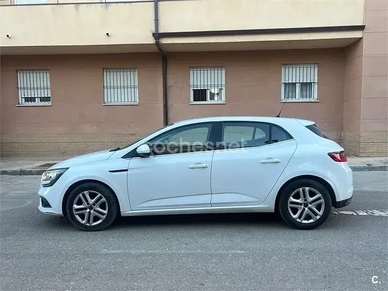 Usado Renault Mégane Business 90 CV (66 kW) 2016 Blanco Berlina