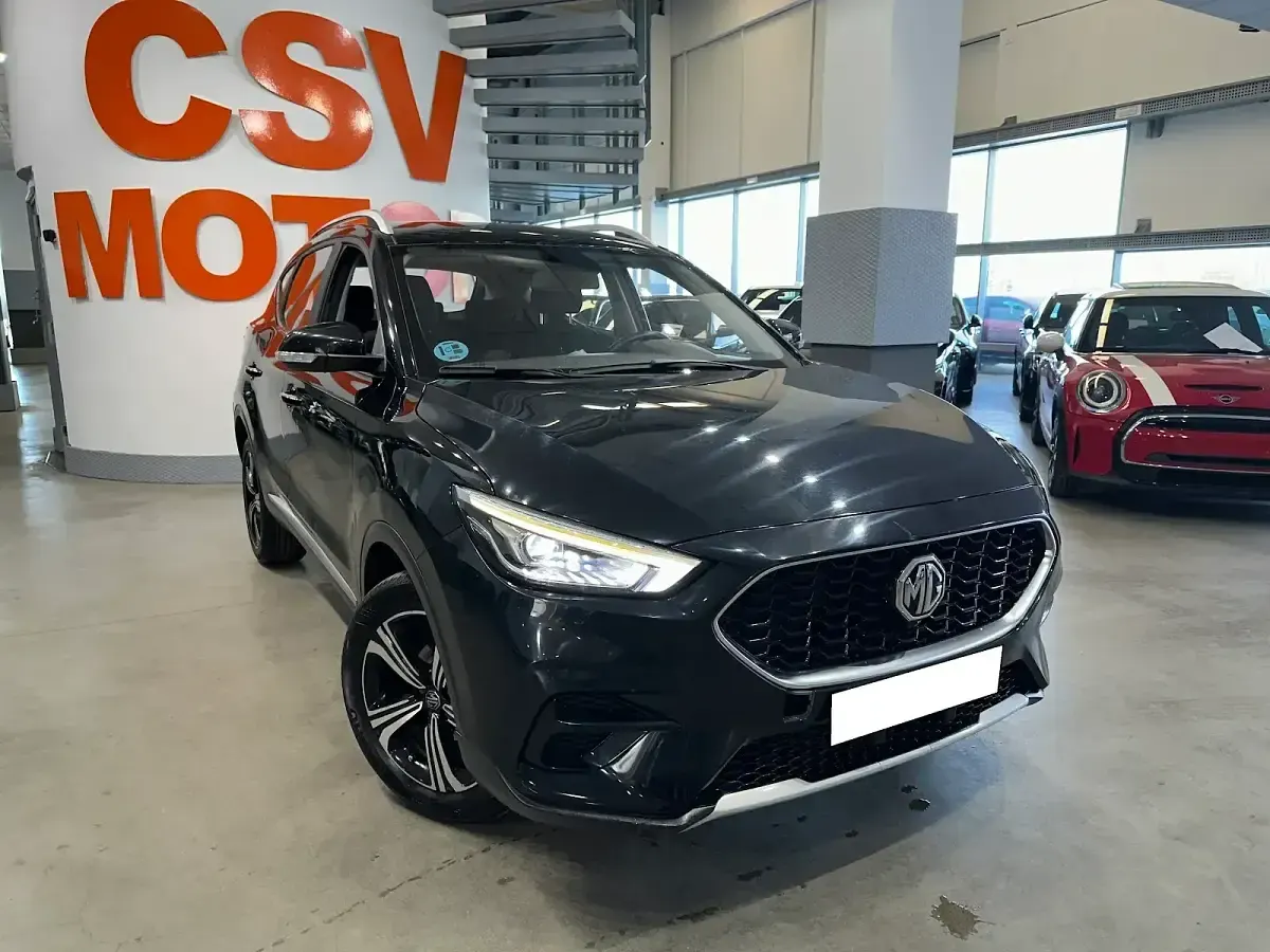Usado MG ZS Luxury 111 CV (81 kW) 2022 Negro SUV