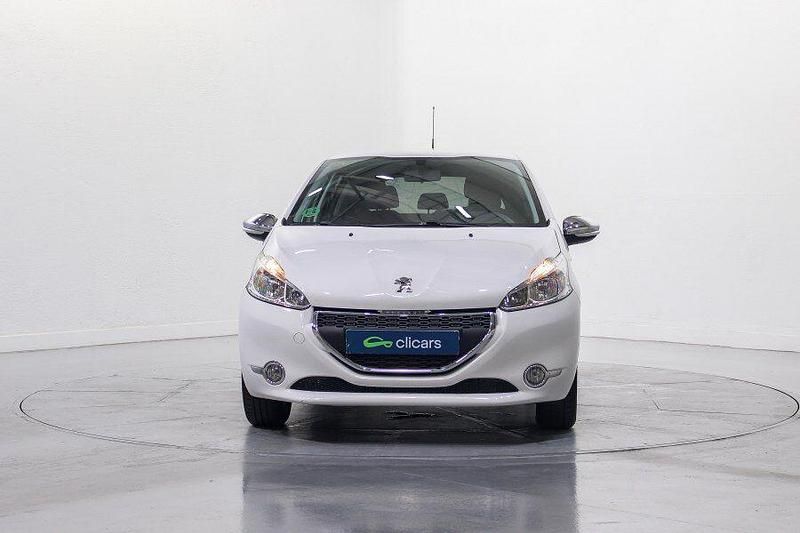 Usado Peugeot 208 Style 82 CV (60 kW) 2014 Blanco Utilitario