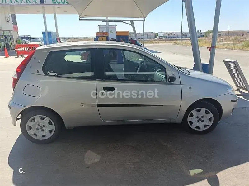 Usado Fiat Punto Active 60 CV (44 kW) 2006 Blanco Utilitario