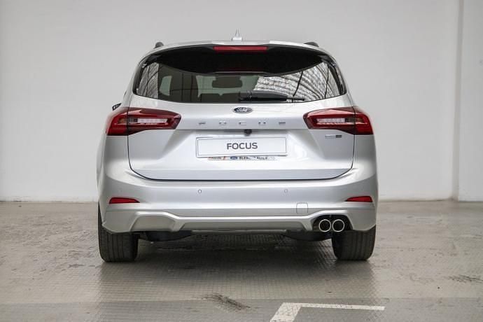 Usado Ford Focus ST-Line 126 CV (92 kW) 2023 Plateado Familiar