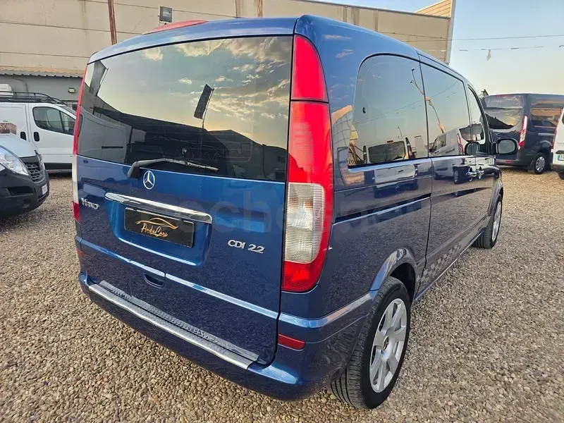 Usado Mercedes Viano 150 CV (110 kW) 2005 Azul Monovolumen