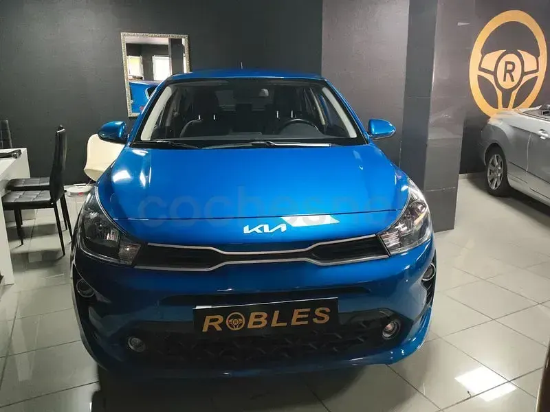 Usado Kia Rio 84 CV (61 kW) 2023 Azul Berlina