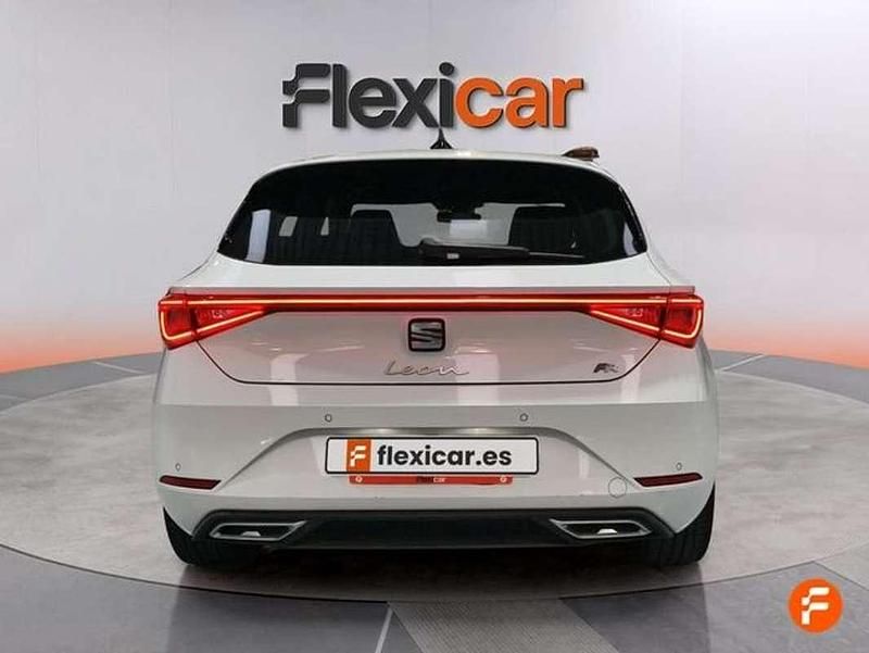 Usado Seat Leon FR 150 CV (110 kW) 2022 Blanco Utilitario
