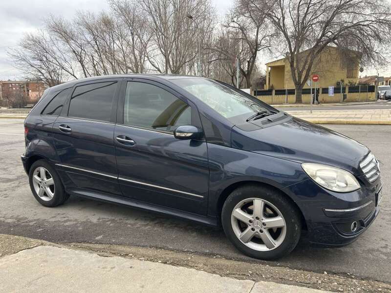 Usado Mercedes B180 109 CV (80 kW) 2007 Azul Monovolumen