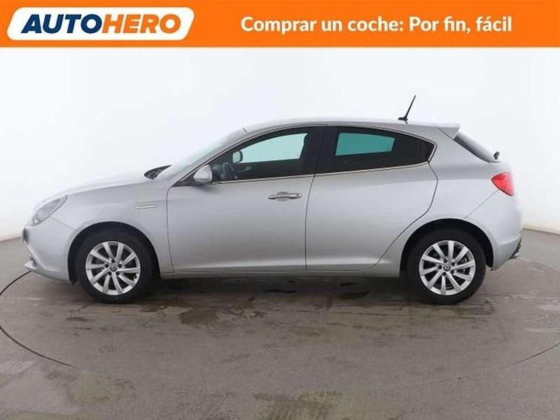 Usado Alfa Romeo Giulietta Super 120 CV (88 kW) 2017 Plateado Utilitario