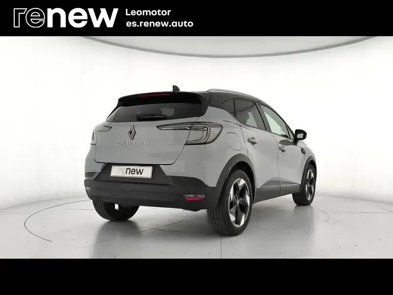 Usado Renault Captur Techno 100 CV (73 kW) 2025 Gris SUV