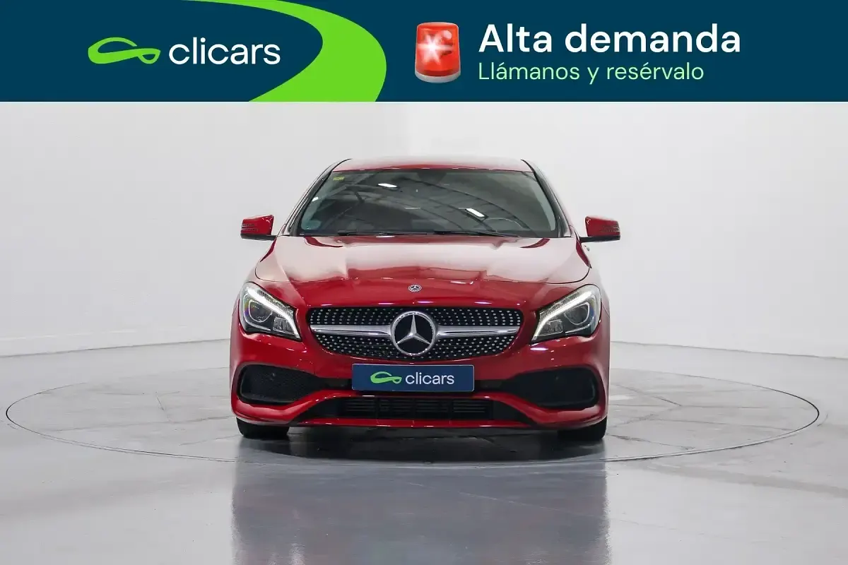 Usado Mercedes CLA180 122 CV (89 kW) 2018 Rojo Berlina
