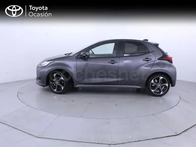 Nuevo Toyota Yaris Hybrid Style 116 CV (85 kW) 2026 Gris / plata Berlina