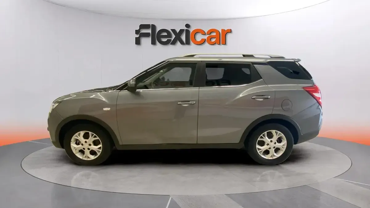 Usado SsangYong Tivoli 163 CV (119 kW) 2023 Gris SUV