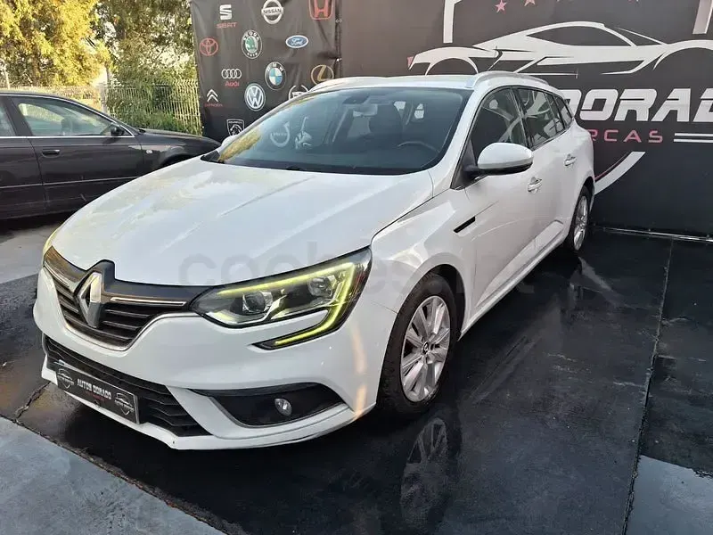 Usado Renault Mégane LIMITED 115 CV (84 kW) 2019 Blanco Berlina