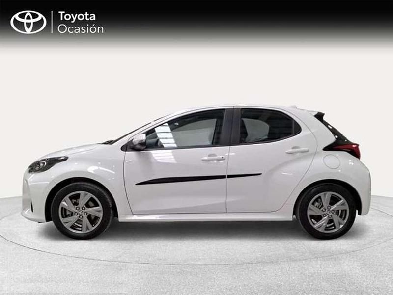 Usado Toyota Yaris Hybrid Active 116 CV (85 kW) 2024 Blanco Utilitario