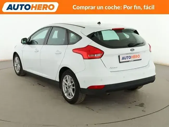 Usado Ford Focus Trend 120 CV (88 kW) 2015 Blanco