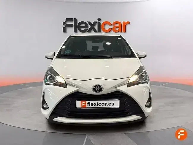 Usado Toyota Yaris Active 111 CV (81 kW) 2018 Blanco